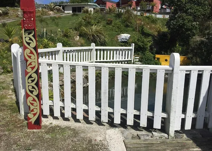 Lakeside Reserve House Close To Centre